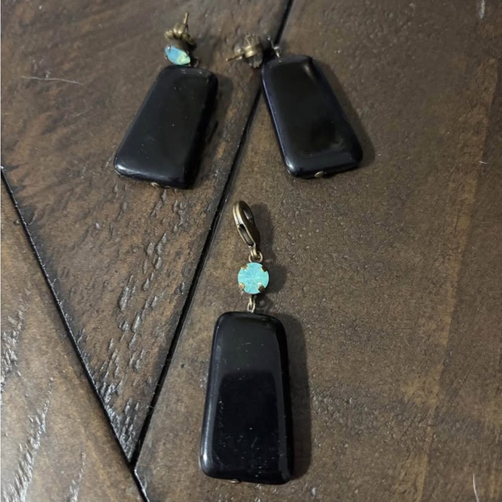 Sabika Vintage Black/Pacific Opal Earrings and Pendant